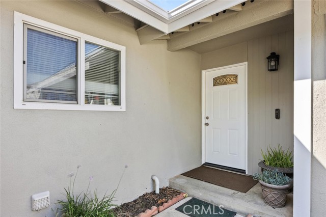 Detail Gallery Image 3 of 24 For 27418 Arriola Ave, Saugus,  CA 91350 - 4 Beds | 2 Baths