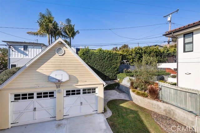 3109 Walnut Avenue, Manhattan Beach, California 90266, 3 Bedrooms Bedrooms, ,3 BathroomsBathrooms,Residential,Sold,Walnut,SB22255012