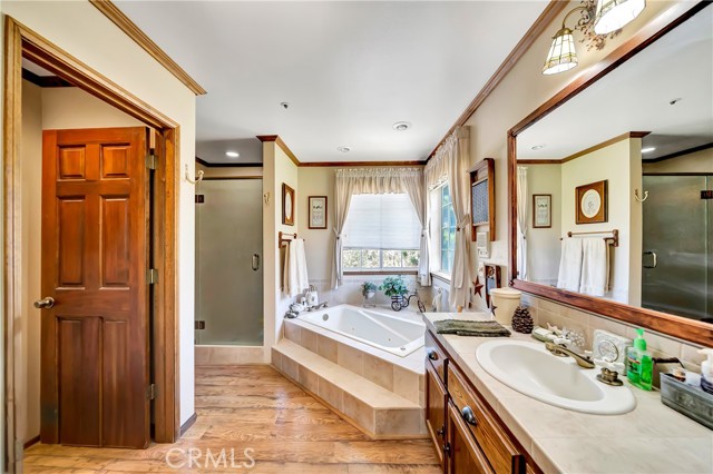11720 Honeybee Lane, Juniper Hills CA: https://media.crmls.org/medias/eacf56bb-29ec-47c0-b48b-ba1070cffb7e.jpg