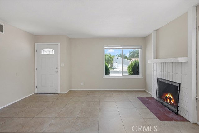 Detail Gallery Image 7 of 28 For 44556 Fenhold, Lancaster,  CA 93535 - 4 Beds | 2 Baths