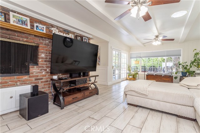 Detail Gallery Image 15 of 46 For 19308 Lemarsh St, Northridge,  CA 91324 - 4 Beds | 3 Baths