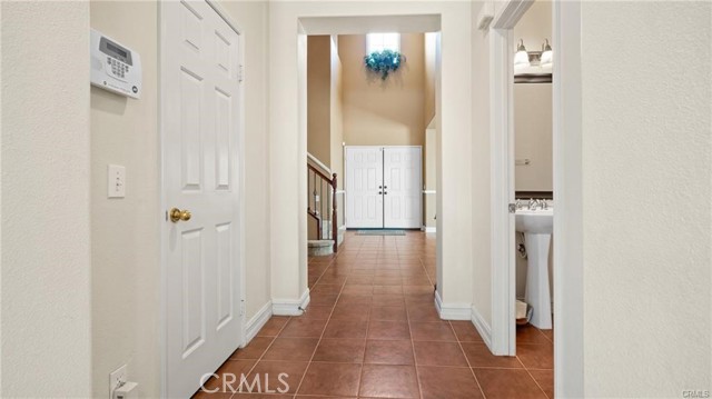 Image 21 of 65 For 13726 Kiwi Avenue