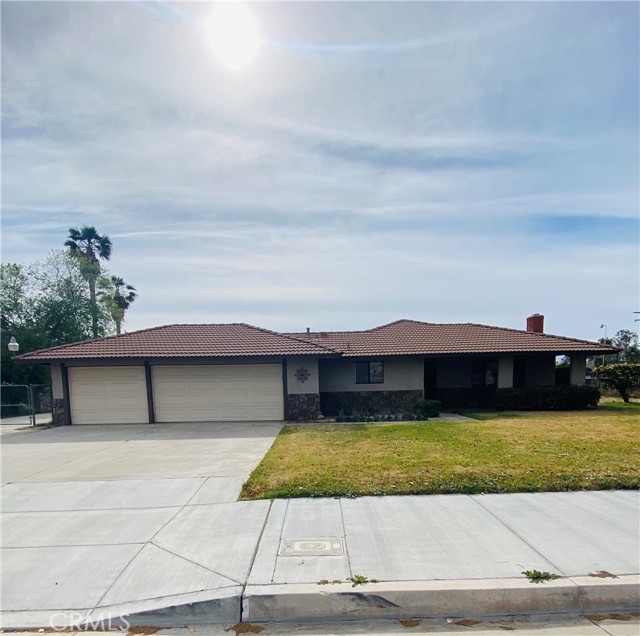 10676 Citrus Ave, Fontana, CA 92337