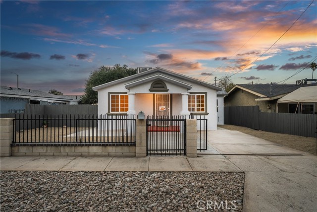 Detail Gallery Image 2 of 46 For 1007 Lawton St, Redlands,  CA 92374 - 3 Beds | 1 Baths