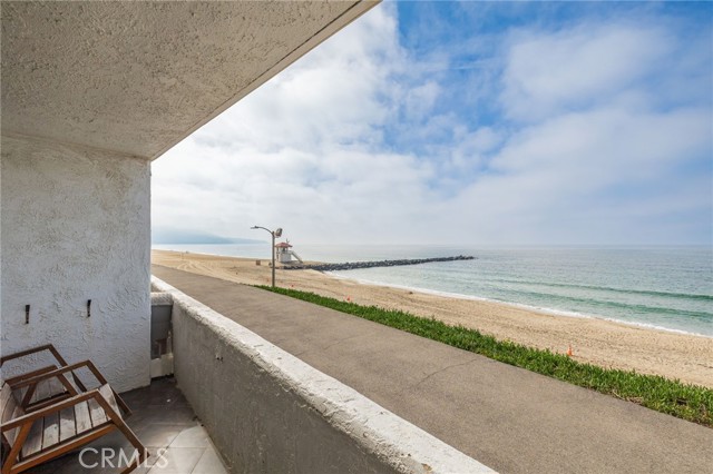 615 Esplanade, Redondo Beach, California 90277, 1 Bedroom Bedrooms, ,1 BathroomBathrooms,Residential,Sold,Esplanade,SB24010074