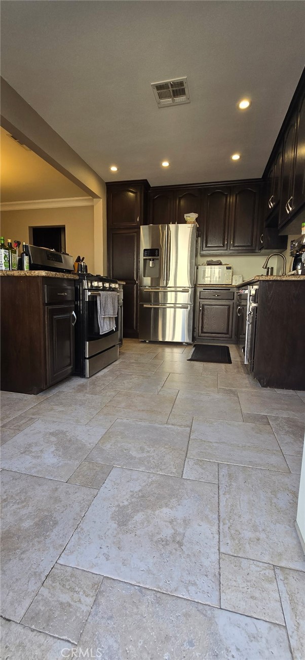 Detail Gallery Image 13 of 51 For 13411 Walnut, Whittier,  CA 90602 - 3 Beds | 2 Baths