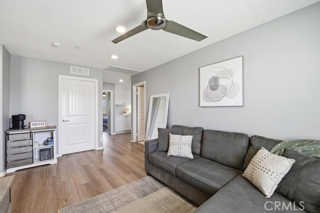 Detail Gallery Image 16 of 44 For 12138 Chutes Ct, Jurupa Valley,  CA 91752 - 3 Beds | 2/1 Baths