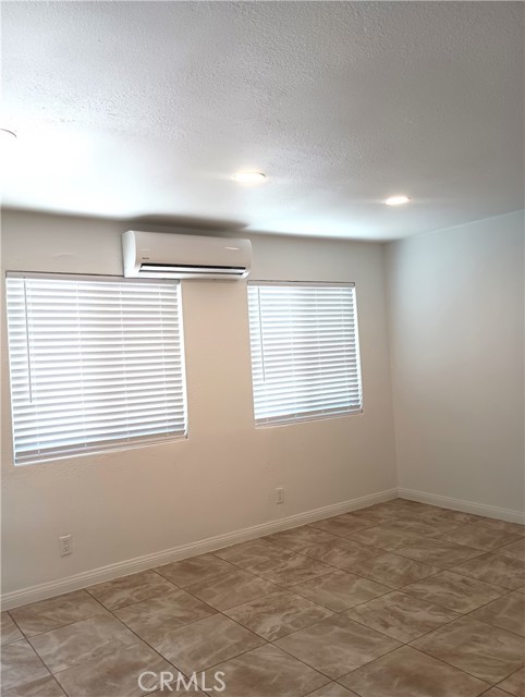 648 Abbey Lane, Pomona CA: https://media.crmls.org/medias/ead3568d-b26a-4300-9cbd-0096908fb8db.jpg