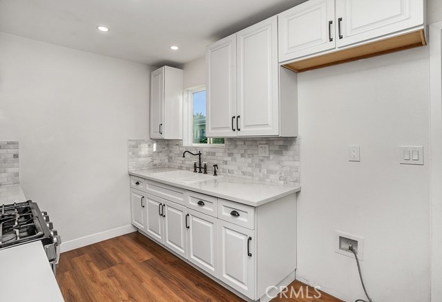 Detail Gallery Image 6 of 18 For 15334 Bledsoe St, Sylmar,  CA 91342 - 5 Beds | 2 Baths