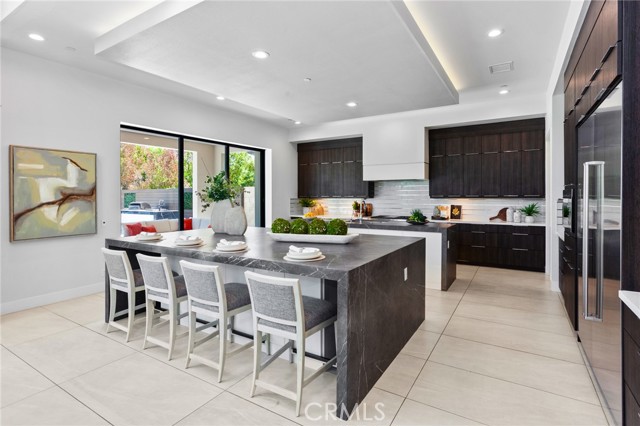 61 Hartman, Irvine CA: https://media.crmls.org/medias/ead38b3e-4fcb-4144-b4a7-6f1a78378235.jpg
