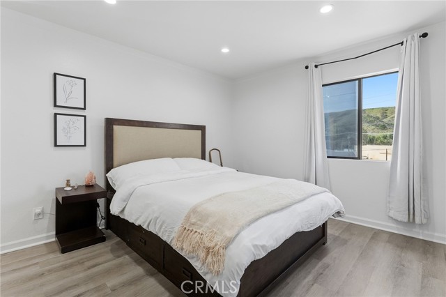 Detail Gallery Image 16 of 31 For 28031 Sarabande, Canyon Country,  CA 91387 - 3 Beds | 2 Baths