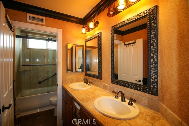 30499 Covecrest Circle, Menifee CA: https://media.crmls.org/medias/ead411a7-a138-4549-878c-a39b28e38c55.jpg