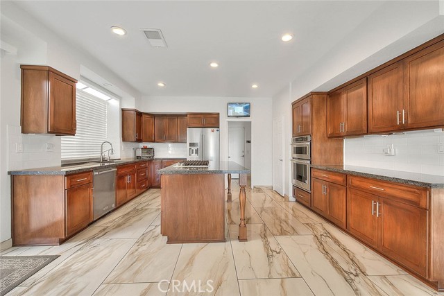 Detail Gallery Image 17 of 70 For 3571 Rio Ranch Rd, Corona,  CA 92882 - 5 Beds | 3 Baths