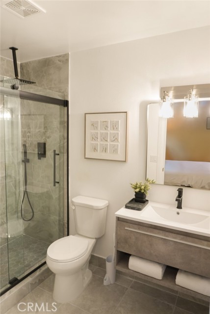 23242 Burbank Boulevard, Woodland Hills CA: https://media.crmls.org/medias/ead52e99-04cc-403f-979d-f6fcd0497cd5.jpg