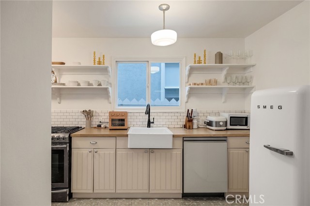 Detail Gallery Image 12 of 40 For 1706 Carver St, Redondo Beach,  CA 90278 - 3 Beds | 2 Baths