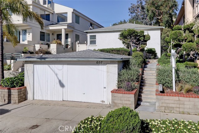 607 Sapphire St., Redondo Beach, California 90277, 2 Bedrooms Bedrooms, ,1 BathroomBathrooms,Residential,Sold,Sapphire St.,SB22047137