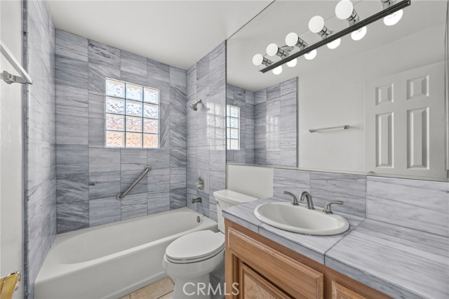 Detail Gallery Image 14 of 38 For 17920 Irvine Bld #55,  Tustin,  CA 92780 - 2 Beds | 2 Baths