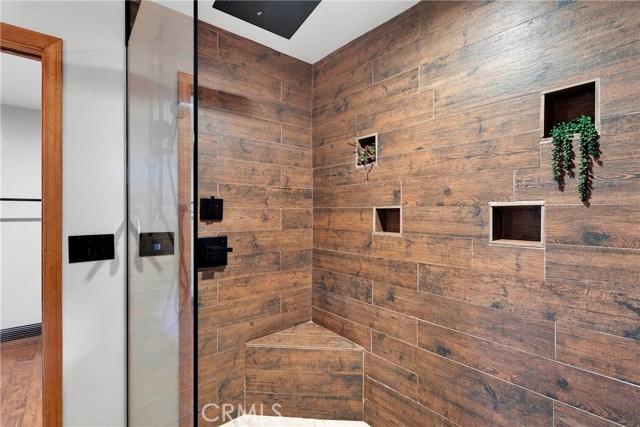 825 Grass Valley Road, Lake Arrowhead CA: https://media.crmls.org/medias/ead826e7-050a-46eb-af90-4d0212edfa7c.jpg