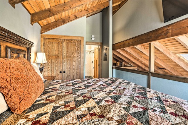 Detail Gallery Image 15 of 30 For 26637 Lake Forest Dr, Twin Peaks,  CA 92391 - 2 Beds | 2/1 Baths