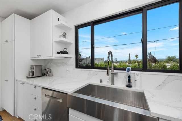 2329 Vineyard Avenue, Los Angeles CA: https://media.crmls.org/medias/ead88b8e-1093-45aa-a3e1-d12800eb00a8.jpg