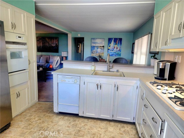Detail Gallery Image 11 of 44 For 6245 E Marina View Drive #240,  Long Beach,  CA 90803 - 2 Beds | 2 Baths