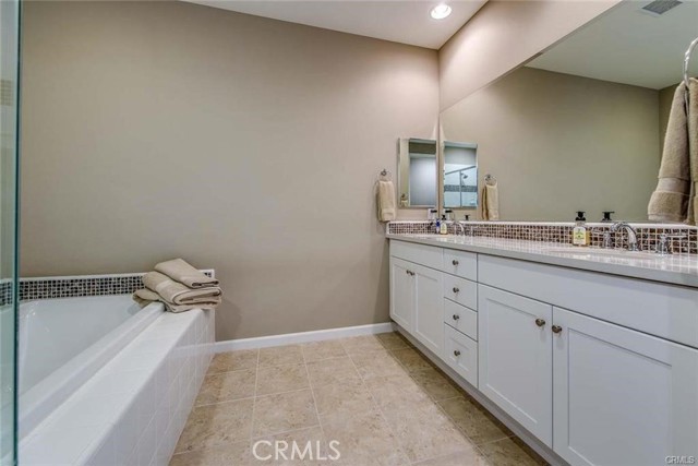 Detail Gallery Image 12 of 20 For 3874 Par Dr, Yorba Linda,  CA 92886 - 3 Beds | 2/1 Baths