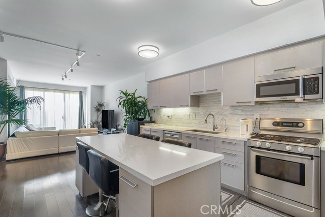 Detail Gallery Image 11 of 22 For 1817 Prosser Ave #503,  Los Angeles,  CA 90025 - 2 Beds | 2 Baths