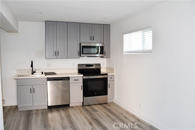 Detail Gallery Image 2 of 38 For 994 Valencia #108,  Costa Mesa,  CA 92626 - 1 Beds | 1 Baths