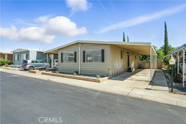 626 N Dearborn, Redlands CA: https://media.crmls.org/medias/ead90f46-119b-49f4-b957-df6b017a4707.jpg