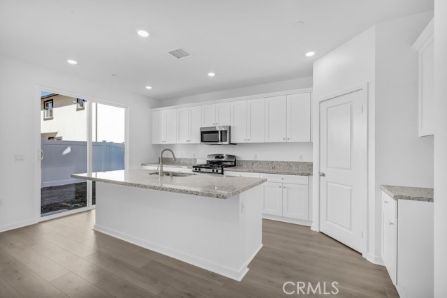 29213 Victoria Beach Boulevard, Winchester CA: https://media.crmls.org/medias/ead95eff-f53b-44bd-a390-00a268e745b4.jpg