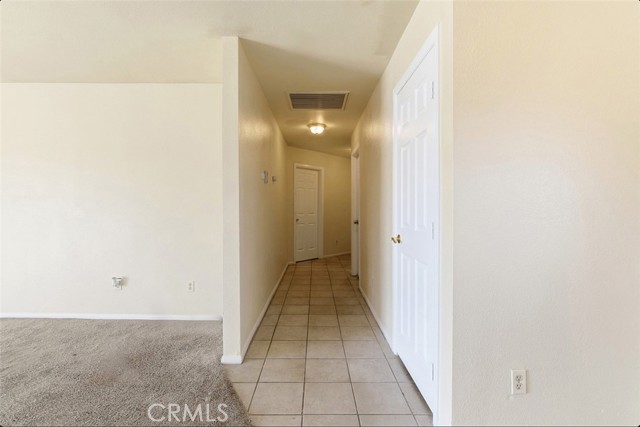 6895 Coyote Rd, Phelan CA: https://media.crmls.org/medias/eadaba76-a69b-4e04-afc3-5dc1739dff10.jpg