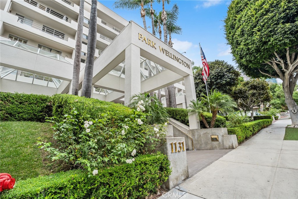 1131 Alta Loma Road #207