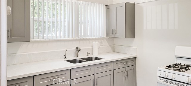 Detail Gallery Image 4 of 19 For 1134 E Chestnut St, Glendale,  CA 91205 - 2 Beds | 1 Baths