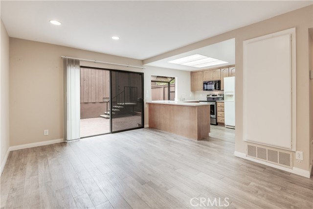 Detail Gallery Image 9 of 30 For 1637 Westmont, San Pedro,  CA 90732 - 3 Beds | 2/1 Baths