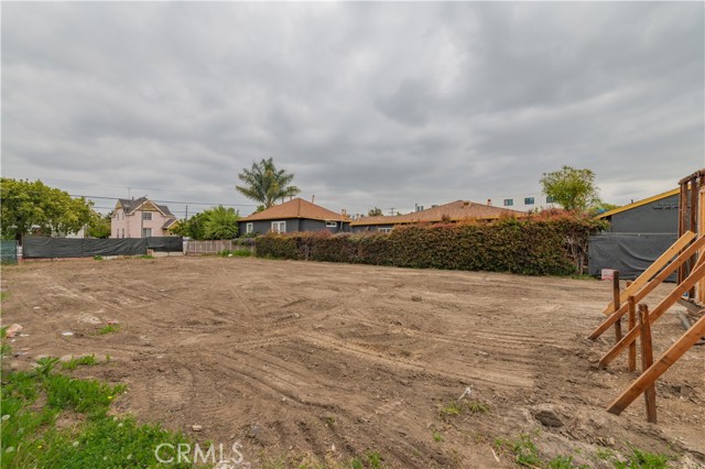 Detail Gallery Image 3 of 4 For 1592 W 36th St, Los Angeles,  CA 90018 - – Beds | – Baths