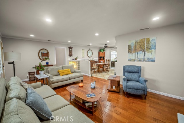 Detail Gallery Image 6 of 50 For 14942 Quill Cir, Huntington Beach,  CA 92647 - 4 Beds | 2 Baths