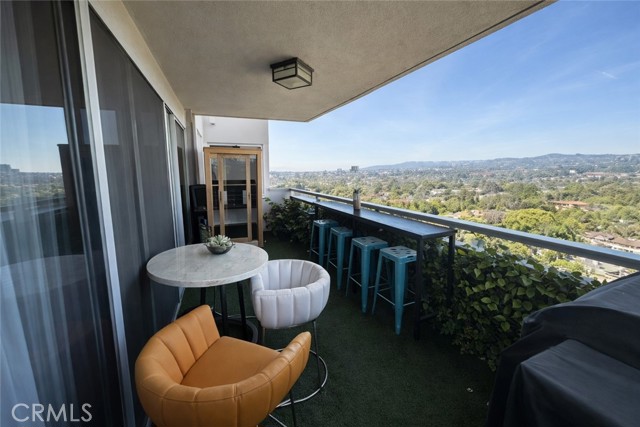 Detail Gallery Image 6 of 11 For 865 Comstock 16a,  Los Angeles,  CA 90024 - 2 Beds | 2 Baths