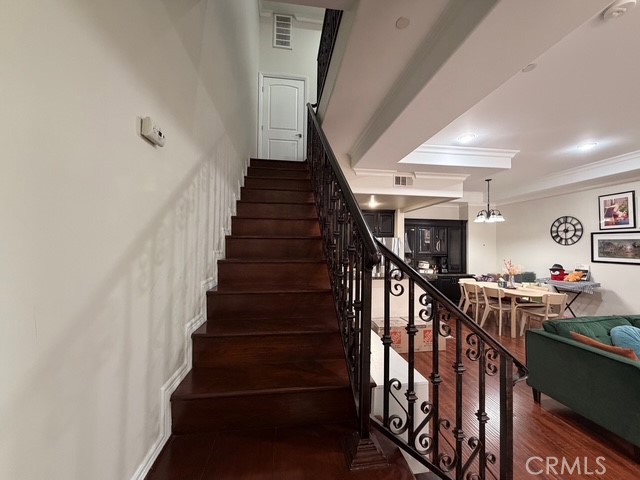 https://media.crmls.org/medias/eadc3f39-e84a-4029-a4de-993aeccbba42.jpg?preset=X-Large