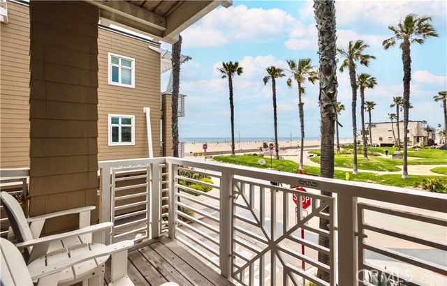 1300 The Strand, Hermosa Beach, California 90254, 1 Bedroom Bedrooms, ,1 BathroomBathrooms,Residential,Sold,The Strand,SB23083557