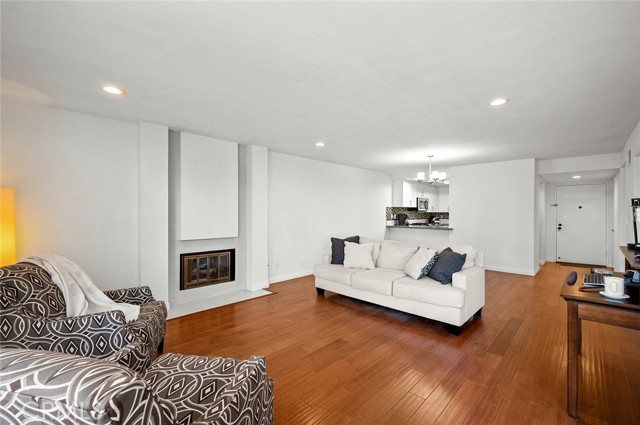 Detail Gallery Image 2 of 38 For 2512 E Willow St #104,  Signal Hill,  CA 90755 - 2 Beds | 2 Baths