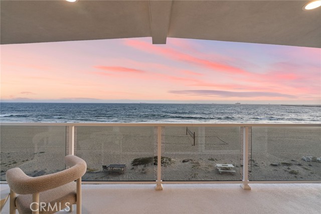 105 A Surfside Avenue, Surfside CA: https://media.crmls.org/medias/eadea205-b194-4c0e-be1a-9aced56a59ed.jpg