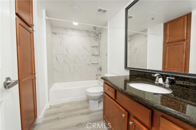 Detail Gallery Image 16 of 36 For 1010 La Terraza #207,  Corona,  CA 92879 - 2 Beds | 2 Baths