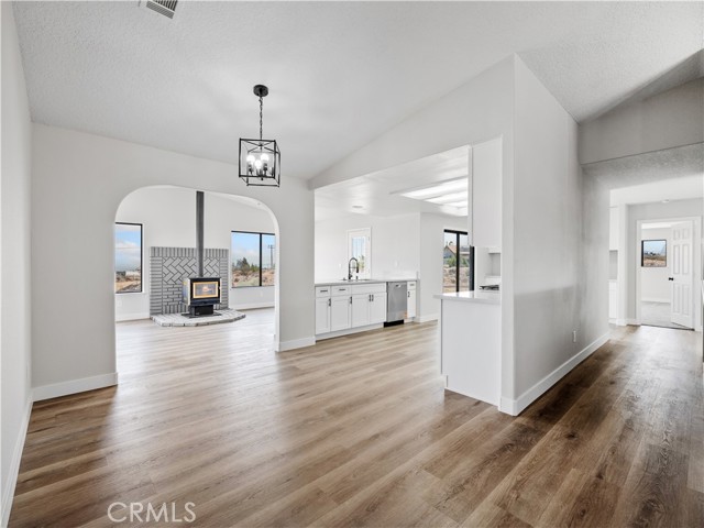 Detail Gallery Image 5 of 38 For 5620 Ailanthus St, Phelan,  CA 92371 - 4 Beds | 2 Baths