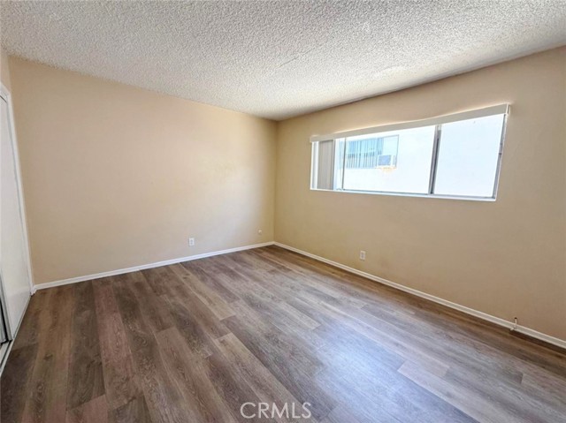 8371 Northgate Ave, Canoga Park CA: https://media.crmls.org/medias/eae071f6-8380-4e41-968c-a44fba6d3dba.jpg