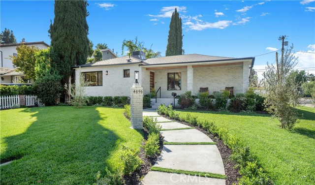 Detail Gallery Image 1 of 44 For 4855 Ledge Ave, Toluca Lake,  CA 91601 - 6 Beds | 5/1 Baths