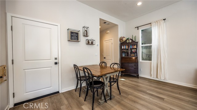 Detail Gallery Image 9 of 49 For 4173 Horvath St #105,  Corona,  CA 92883 - 3 Beds | 2/1 Baths
