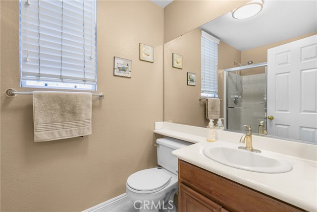5764 Territory Lane, Eastvale CA: https://media.crmls.org/medias/eae17ec9-a081-494e-a998-2a5f678d7ef5.jpg