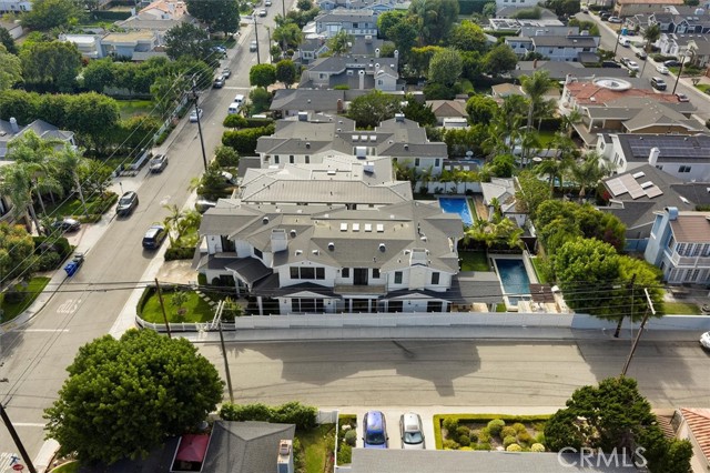 1757 8th Street, Manhattan Beach CA: https://media.crmls.org/medias/eae1cdb5-5a73-4397-afd5-15900c166bc9.jpg