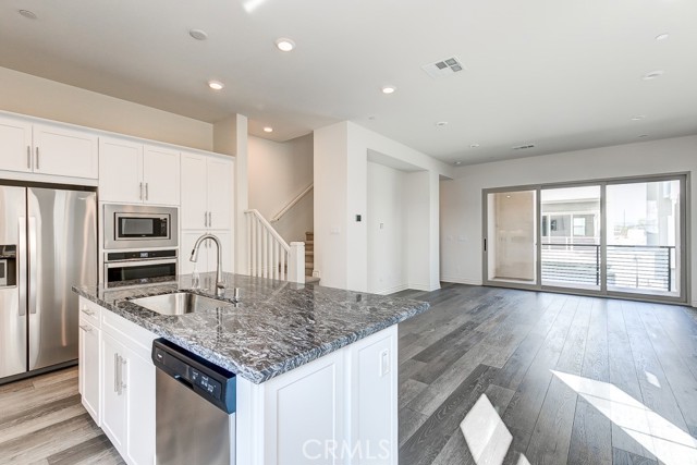 Detail Gallery Image 14 of 33 For 791 Benchmark, Irvine,  CA 92618 - 3 Beds | 3/1 Baths