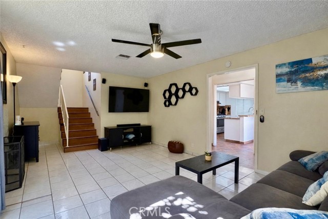 Detail Gallery Image 3 of 26 For 9053 Willis, Panorama City,  CA 91402 - 2 Beds | 2 Baths